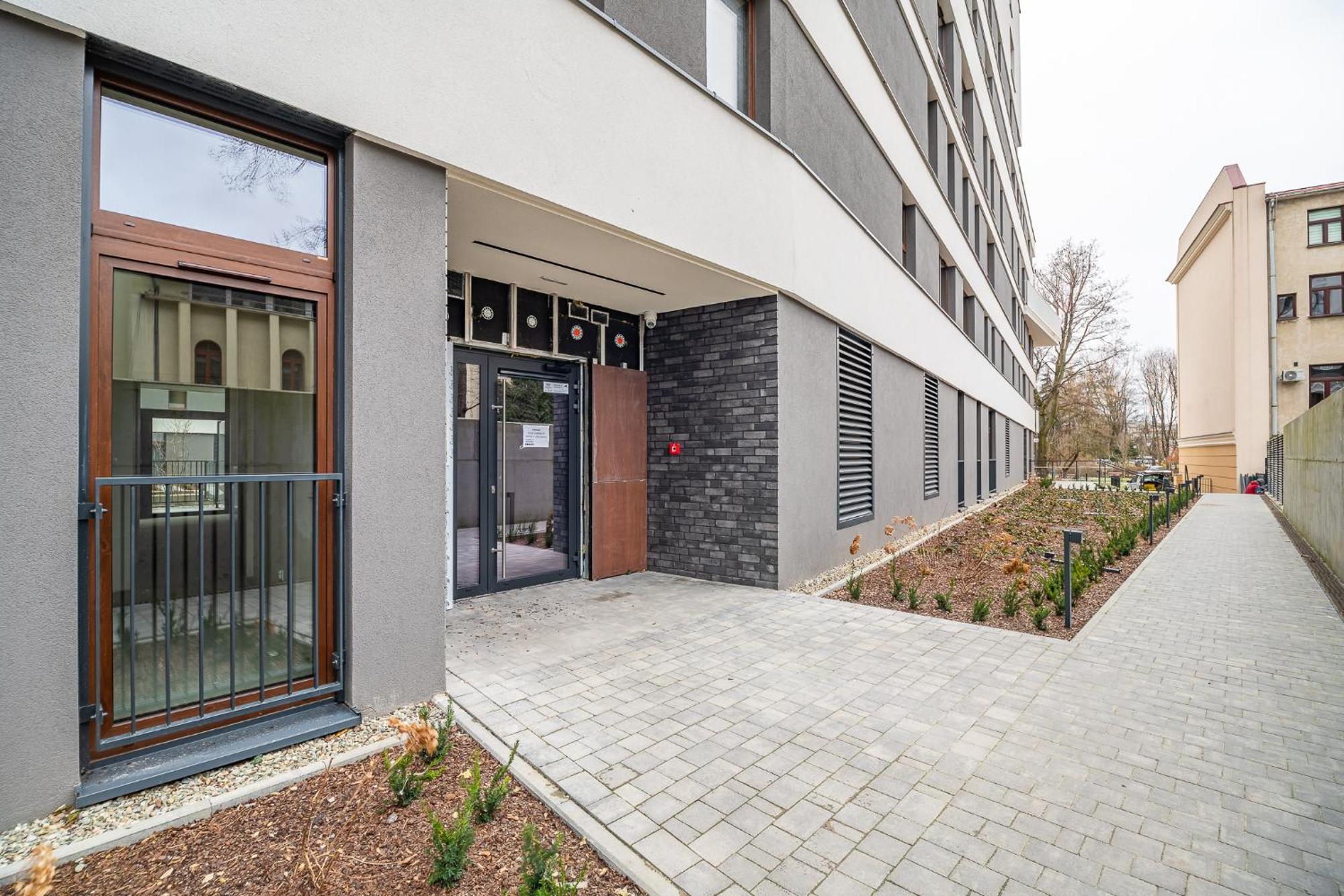 Apartment Business - City View With Balcony & Parking By Rentujemy